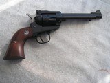 RUGER SINGLE SIX CAL. 32 H&R MAG. 5.5 IN. UNFIRED IN THE ORIGINAL BOS & SLIVE. - 3 of 19