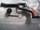 RUGER SINGLE SIX CAL. 32 H&R MAG. 5.5 IN. UNFIRED IN THE ORIGINAL BOS & SLIVE. - 8 of 19