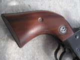 RUGER SINGLE SIX CAL. 32 H&R MAG. 5.5 IN. UNFIRED IN THE ORIGINAL BOS & SLIVE. - 5 of 19