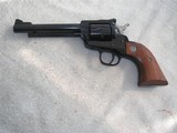 RUGER SINGLE SIX CAL. 32 H&R MAG. 5.5 IN. UNFIRED IN THE ORIGINAL BOS & SLIVE. - 7 of 19