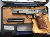 SMITH & WESSON MOD. 41 CAL. .22LR 50th ANNIVERSARY ENGRAVED IN NEW CONDITION - 1 of 20