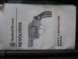 S&W Mod.36-2 LADY SMITH 100% LIKE NEW IN THE FACTORY CASE ROSEWOOD GRIPS BRIDE BORE - 2 of 20