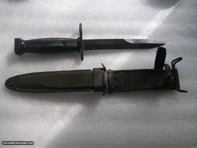 COLT AR15-AR16 M7 MARKED BAYONET WITH SCABBARD IN AS NEW ORIGINAL CONDITION