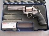 SMITH & WESSON MODEL 629 CLASSIC LIKE NEW ORIGINAL CONDITION IN THE FACTORY CASE - 1 of 12