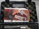 SMITH & WESSON MODEL 629 CLASSIC LIKE NEW ORIGINAL CONDITION IN THE FACTORY CASE - 2 of 12