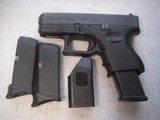 GLOCK MODEL G26 CAL 9MM IN LIKE NEW ORIGINAL CONDITION WITH 2-10 RDS & 1-17 RDS MAGS - 3 of 16