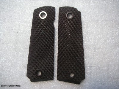 COLT WW2 1911A1 GRIPS