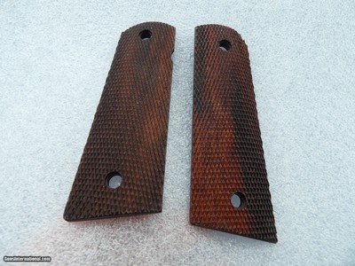 COLT 1911A1 WOOD GRIPS ORIGINAL FACTORY PRODUCTION IN LIKE NEW CONDITION