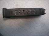 GLOCK ORIGINAL FACTORY MAGAZINES CALIBER 9 mm & 40 S&W IN LIKE NEW EXCELLENT CONDITION - 9 of 20