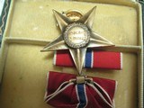 VINTADGE US MILITARY WW2 BRONZE STAR MEDAL WITH REPRIZENTATION CASE IN VERY GOOD CONDITION - 6 of 16