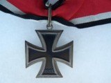 WWII GERMAN IRON CROSS 2nd CLASS SET GRATE SHAPE - 8 of 9