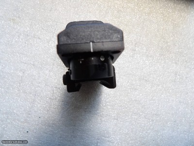 RED DOT SIGHTS IN NEW FACTORY ORIGINAL CONDITION - Image 16 of 18