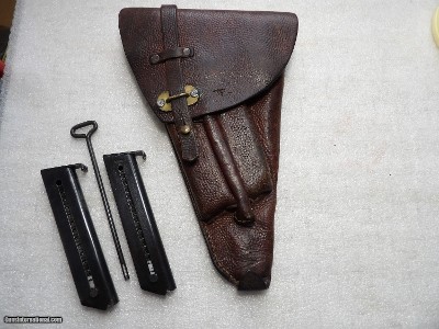 SWEDISH LAHTI M40 HOLSTER, 2 MAGAZINES & CLEANING TOOL