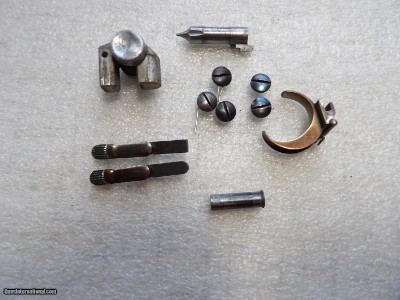 LUGER COLLECTIBLE GERMAN MILITARY GUN PARTS