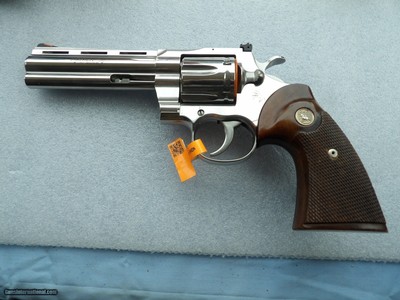 COLT PYTHON ORIGINAL GRIPS IN EXCELLENT ORIGINAL CONDITION