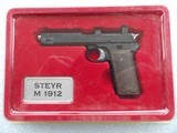 19 REPLICAS OF COLLECTIBLES PISTOLS & REVOLVERS IN 1/2 SCALE DISPLAYS - 2 of 20