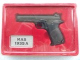 19 REPLICAS OF COLLECTIBLES PISTOLS & REVOLVERS IN 1/2 SCALE DISPLAYS - 3 of 20