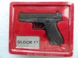 19 REPLICAS OF COLLECTIBLES PISTOLS & REVOLVERS IN 1/2 SCALE DISPLAYS - 13 of 20