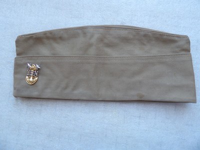 WW2 U.S. NAVY OFFICER OR CHIEF PETTY OFFICER KHAKI GARRISON CAP.