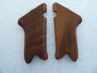 ERMA-WERKE KGP 68 BABY LUGER PISTOL DIAMOND GRIPS IN LIKE NEW CONDITION