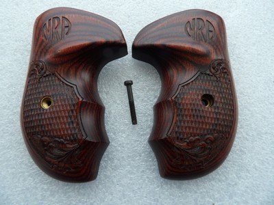 NRA ENGRAVED ROSEWOOD BEAUTIFUL REVOLVER GRIPS IN NEW ORIGINAL CONDITION - Image 9 of 16