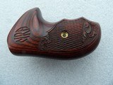 NRA ENGRAVED ROSEWOOD BEAUTIFUL REVOLVER GRIPS IN NEW ORIGINAL CONDITION - Image 4 of 16