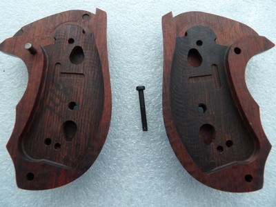 NRA ENGRAVED ROSEWOOD BEAUTIFUL REVOLVER GRIPS IN NEW ORIGINAL CONDITION - Image 12 of 16