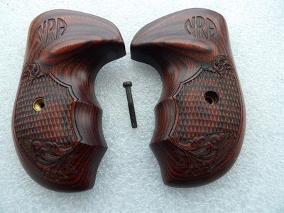 NRA ENGRAVED ROSEWOOD BEAUTIFUL REVOLVER GRIPS IN NEW ORIGINAL CONDITION - Image 10 of 16
