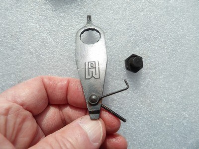 DAN & WESSON REVOLVER TAKE BARREL OFF TOOL