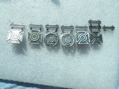 UNITED STATE ARMY SHARPSHOOTER QUALIFICATION BADGES - Image 17 of 18