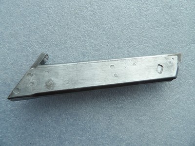 HIGH STANDARD CAL .22LR TWO MAGAZINES IN A VERY GOOD ORIGINAL CONDITION - Image 13 of 18
