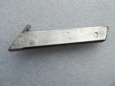 HIGH STANDARD CAL .22LR TWO MAGAZINES IN A VERY GOOD ORIGINAL CONDITION - Image 12 of 18