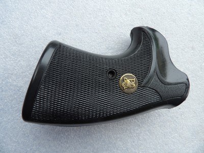 S & W Presentation N frame small 2 by Pachmayr & Colt Single Action Arms revolver right grips - Image 15 of 20
