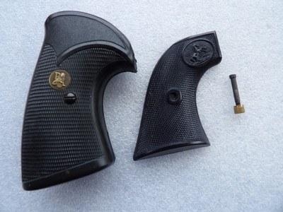 S & W Presentation N frame small 2 by Pachmayr & Colt Single Action Arms revolver right grips - Image 2 of 20