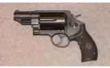 Smith & Wesson Governor W/Crimson Trace .45/.410 - 2 of 2