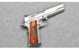 Smith and Wesson, SW1911 E, .45 ACP - 1 of 3