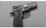 Smith and Wesson Shorty 40 MK3, .40 S&W - 1 of 3