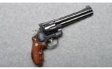 Smith & Wesson 29-5 Classic DX - 1 of 4