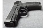 Smith & Wesson ~ M&P 9 ~ 9mm - 3 of 4