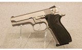 Smith & Wesson ~ Model 5906 ~ 9 mm Para - 2 of 2