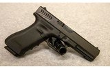 Glock ~ 17 Gen 3 RTF2 'Fish Gill' ~ 9 mm - 1 of 3