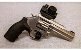 Smith & Wesson ~ 617-6 ~ .22 LR