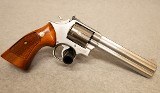 Smith & Wesson ~ 686-2 Combat Magnum ~ .357 Mag - 1 of 2