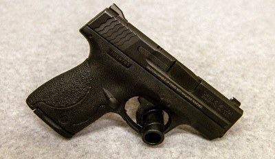 Smith & Wesson ~ M&P 9 Shield ~ 9 mm