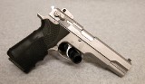 Smith & Wesson ~ 1006 Stainless ~ 10 mm - 1 of 2