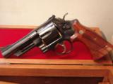 Smith & Wesson
Model 25
.45 Long Colt
4