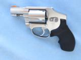 Smith & Wesson, Model 940, Cal. 9mm
- 1 of 4