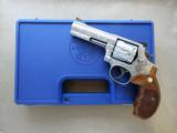Smith & Wesson Model 686-5, Jeff Flannery Engraved, Cal. .357 Magnum
4 Inch Stainless
S&W Mod. 686
- 1 of 9