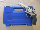 Smith & Wesson Model 69 Combat Magnum, Cal. .44 Magnum
NEW IN THE BOX
- 1 of 3