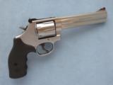 Smith & Wesson Model 686 Distinguished Combat Magnum, 6 Inch Barrel - 4 of 4
